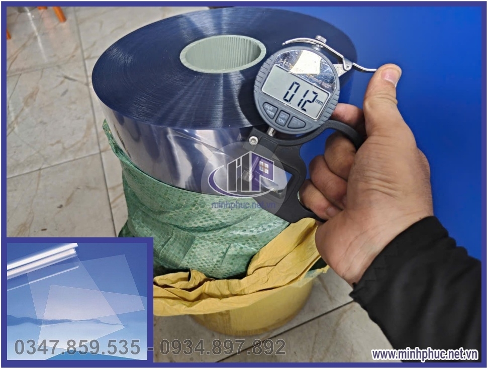 bia nhua pvc mong trong suot day 0 12mm dang cuon kho 80cm