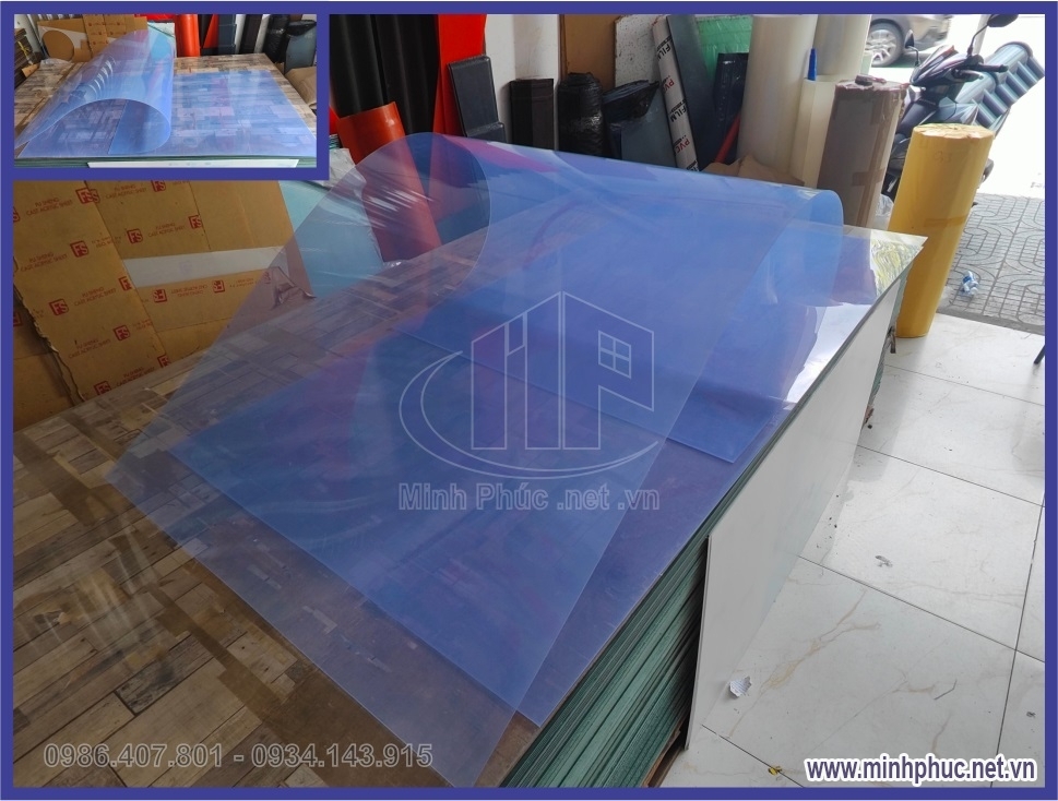 pvc board trong suot dang tam phang day 2mm dap khuong