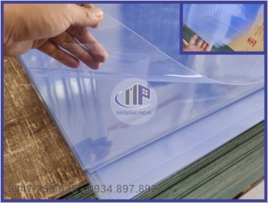 mu nhua pvc trong xanh dang tam day 0 5mm x 900 x 1800